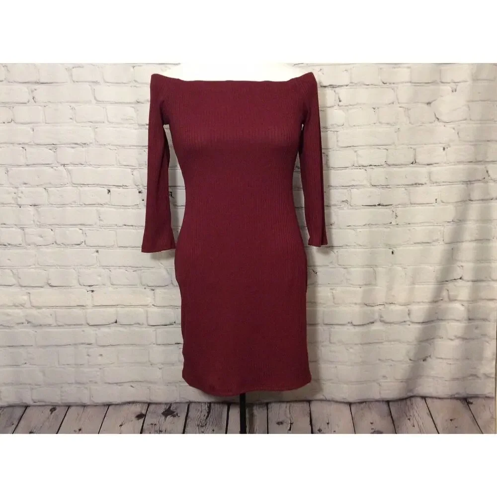Love J Wiggle Dress Body Con Size Lg Off The Shoulder Burgundy PinUp Festive